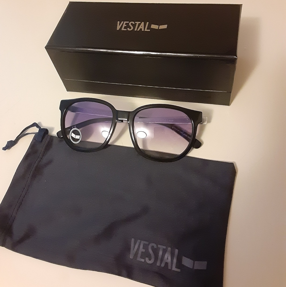 Vestal unisex sunglasses